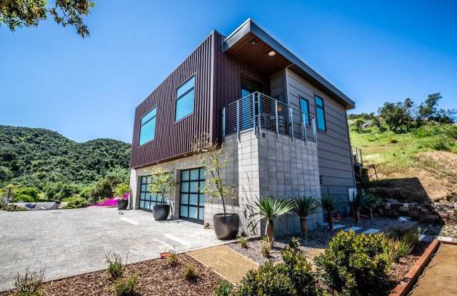 100 Giles Road - 100 Giles Rd, Thousand Oaks, CA 91361