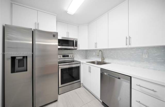 10855 Southwest 112nd Avenue - 10855 Southwest 112nd Avenue, Kendall, FL 33176