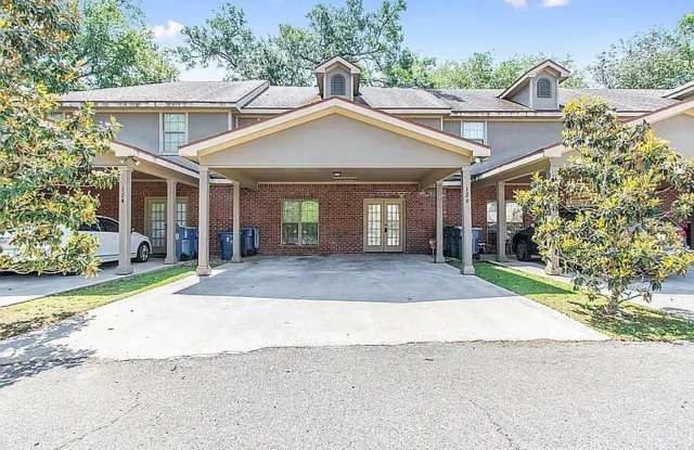 Spacious 3BR/2BA Single-Family Home in Desirable 70503 Gallery 1