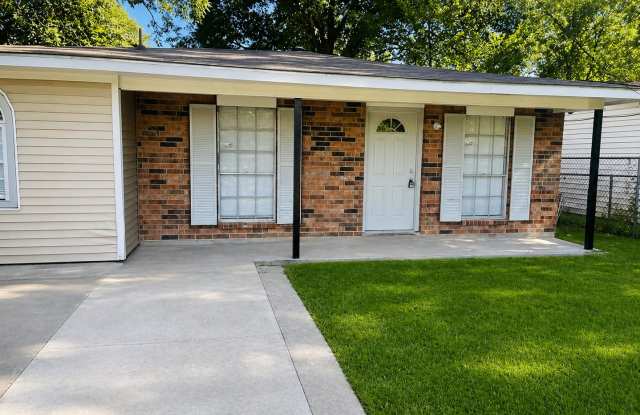2852 69th Avenue (3 Bed/1.5 Bath) Gallery 3