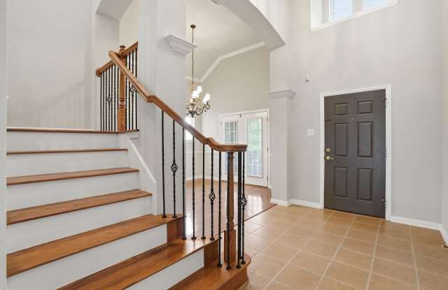 1013 Elmgrove Court Gallery 3