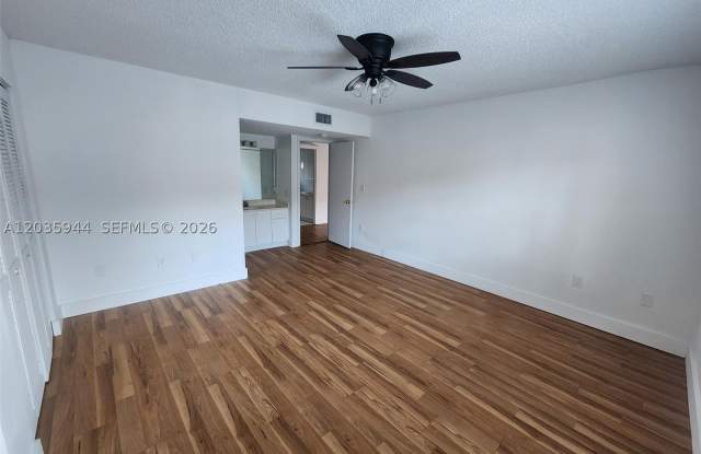 10019 W Okeechobee Rd Gallery 3