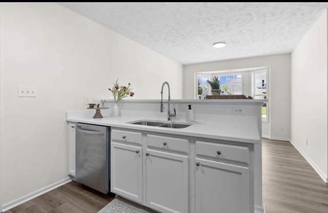 1424 Avoncroft Drive Gallery 4