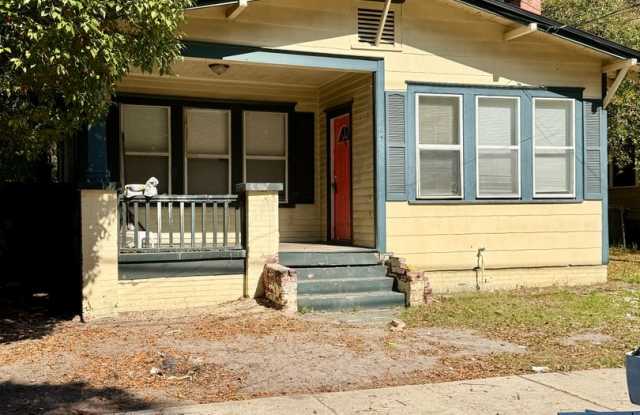 Wonderful 2 Bedroom a must see in Norwood. photos photos