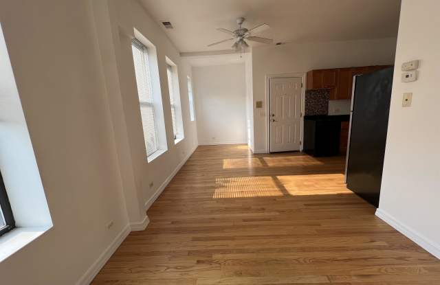 2749 North Western Avenue - 12nd floor (top floor) Gallery 2