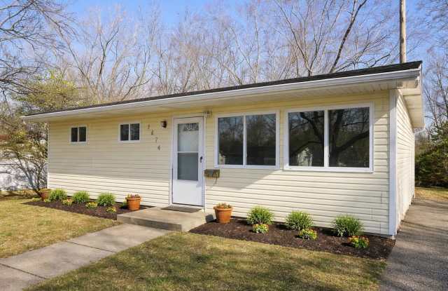 1474 Elaine St photos photos