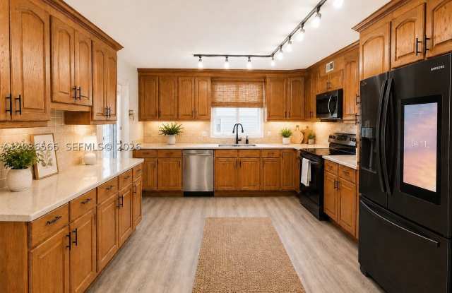 306 Circle Dr S Gallery 3