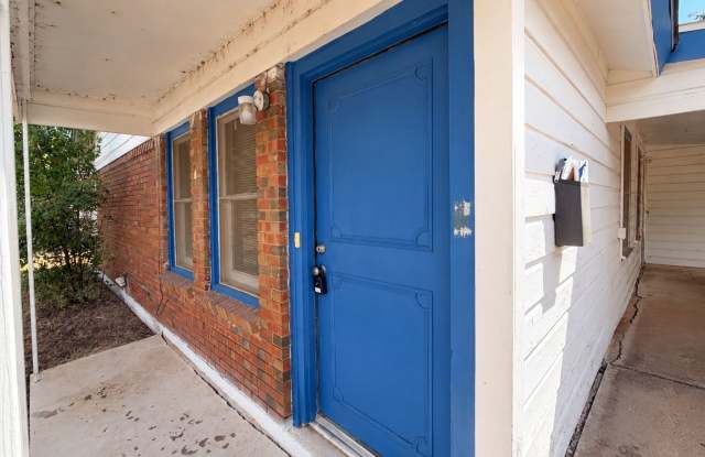 3/2 with carport! FRIDGE INCLUDED! Gallery 3