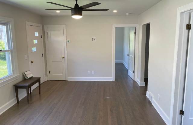 Newly Remodeled 3 Bed House Close to VT Gallery 4