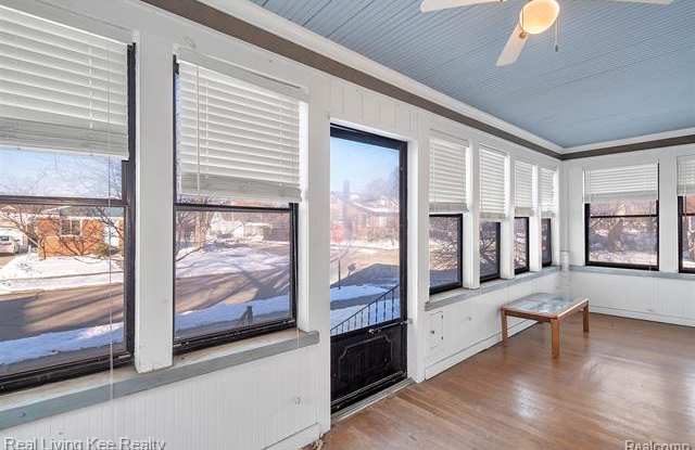 601 S Kenwood Avenue Gallery 4