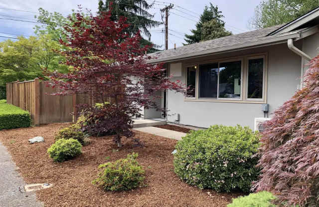 2-Bedroom 1-Bathroom Duplex off Gilham photos photos