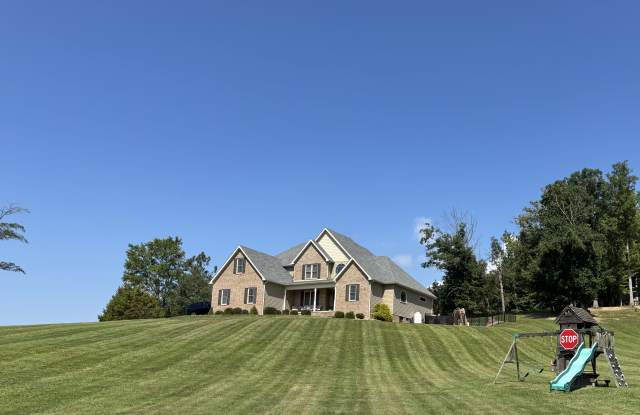 619 Middle Fork Road Gallery 1