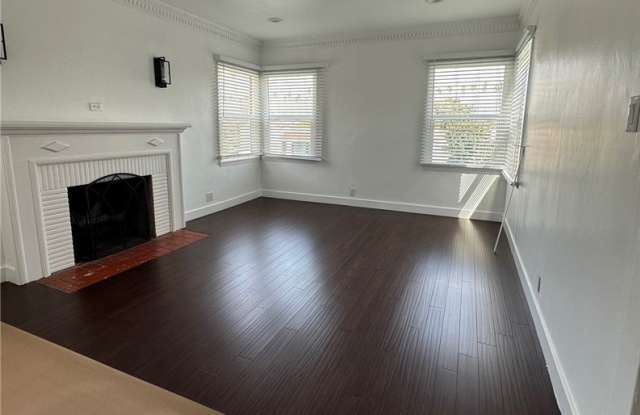 1022 W 57th Street photos photos