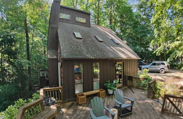 Updated Two bedroom Contemporary with huge lot photos photos