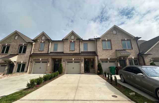Like NEW Luxury 2-story townhome 2 bedrooms and 2.5 baths + Flex room + 1 car garage in High Point Gallery 4