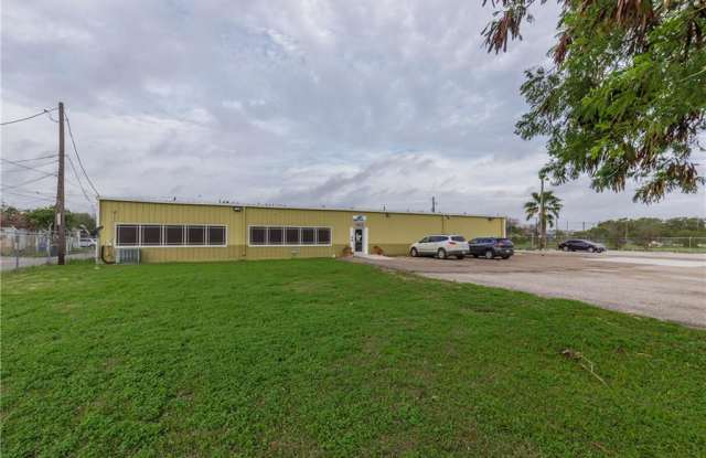 917 S Staples St - 917 S Staples St, Corpus Christi, TX 78404