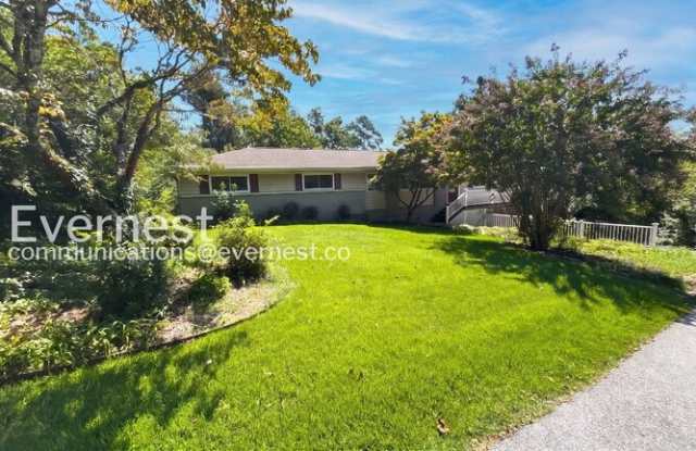 826 Claremont Court Gallery 2