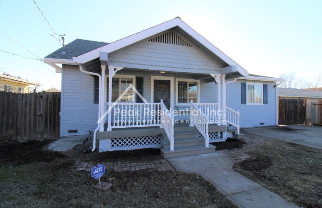 Updated 3bd/2ba North Sacramento House With Large Fenced Yard- Must See! photos photos
