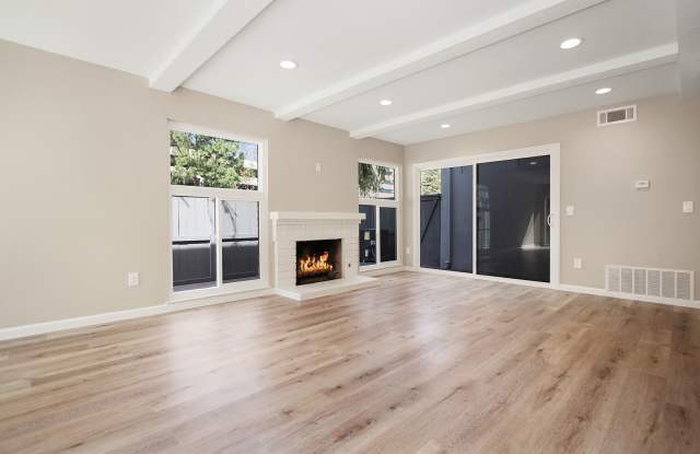 Renovated Townhome | Amazing South Coast Metro Costa Mesa Location photos photos