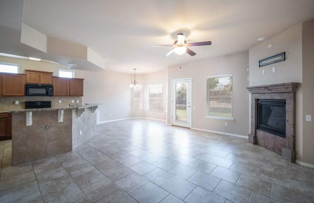 1648 ROCK DOVE Lane Gallery 3