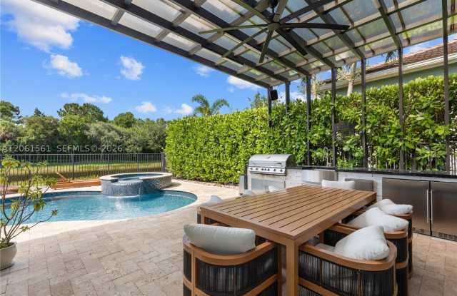 9529 Eden Roc Ct Gallery 2