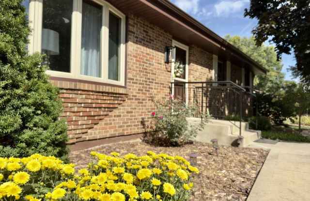 3258 Shelburne Drive Gallery 2