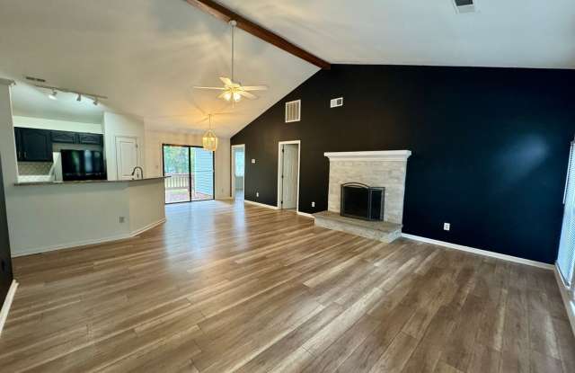 MOVE-IN READY! Gallery 3