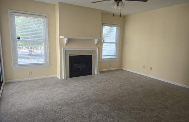 109 W Victoria Court photos photos