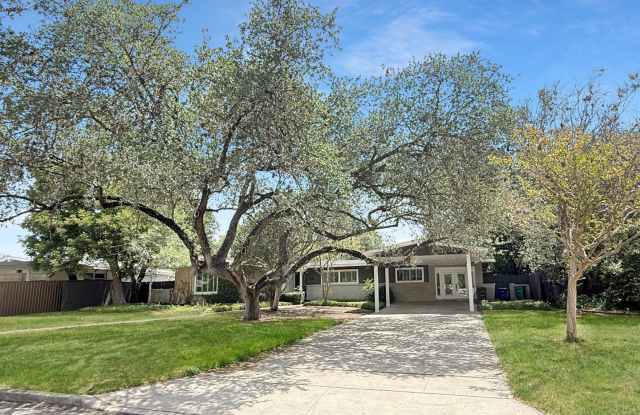 446 FORREST HILL DR Gallery 2