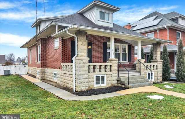 3 Bed 1 Bath Single Family Home In Mount Joy photos photos