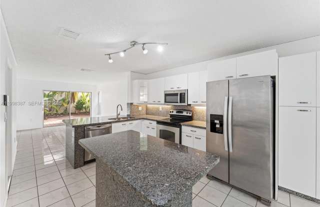 1120 W Lake St photos photos