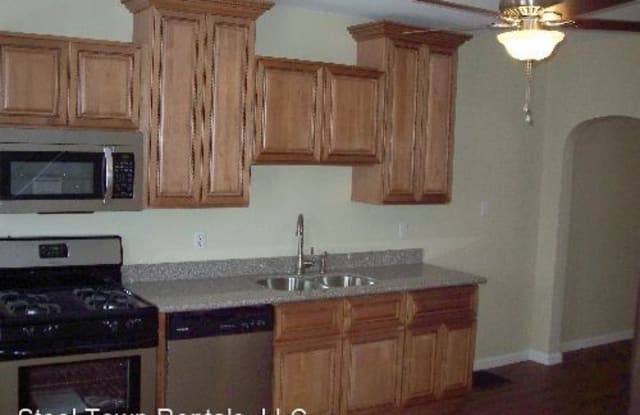 729 7th St - 729 7th Street, Trafford, PA 15085