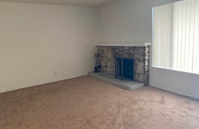 6951 LENIS CIRCLE Gallery 4