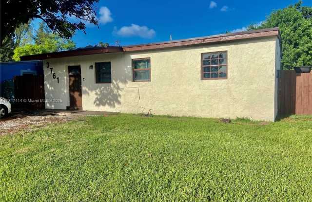 3761 SW 45th Ter photos photos