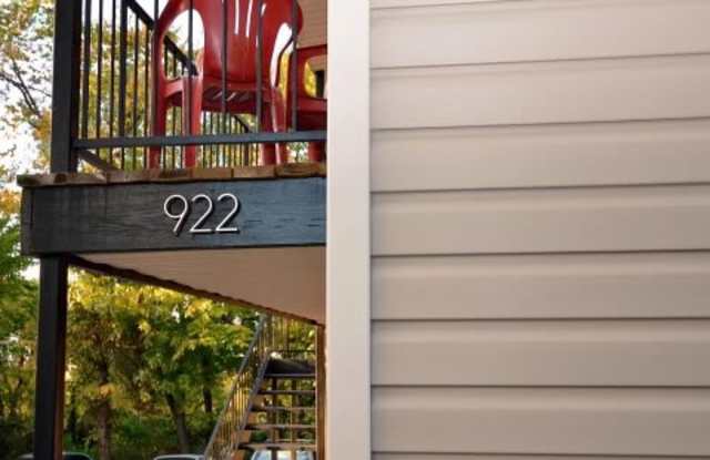 922 W Hughes St photos photos
