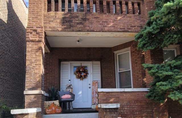 4926 W Rice Street Gallery 1