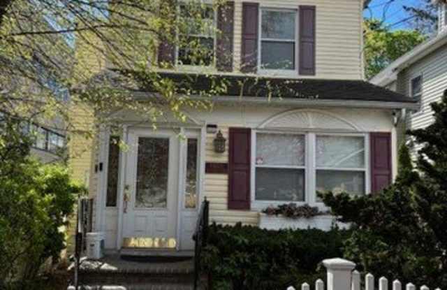 40 S Bayles Avenue photos photos