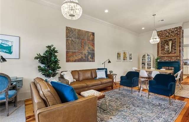 3213 ANNUNCIATION Street Gallery 4