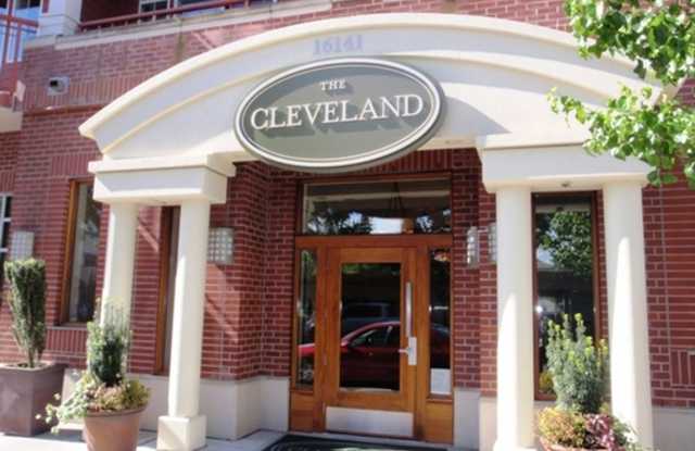 Downtown Redmond unit in the Cleveland Bldg with one assigned parking spot included in the rent! photos photos