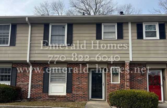 NOW READY!!! 3 bed 1.5 bath TOWNHOME!! photos photos