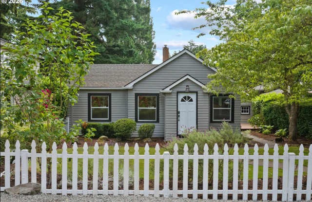 Charming Cottage in First Addition in Lake Oswego! photos photos Charming Cottage in First Addition in Lake Oswego! photos photos