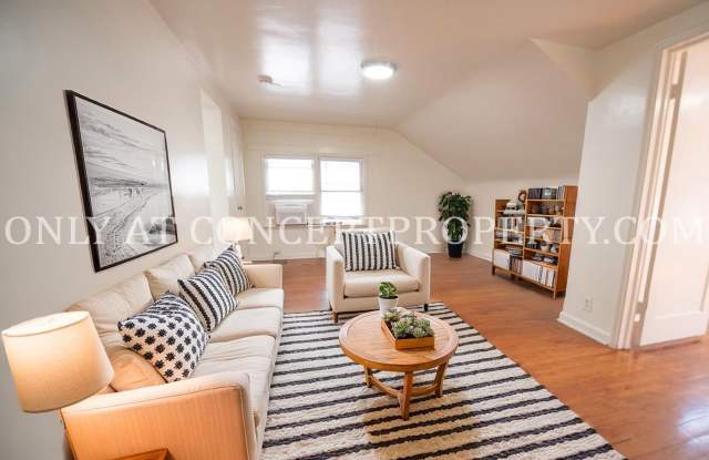 284 C Street East Gallery 3