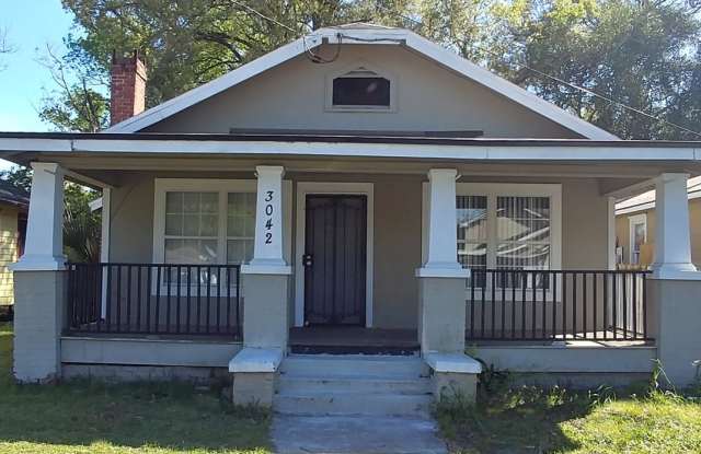 3042 Phyllis St Gallery 1