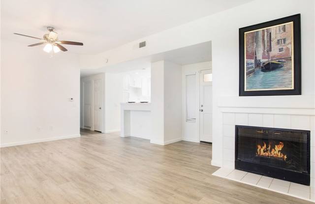 120 California Court Gallery 4