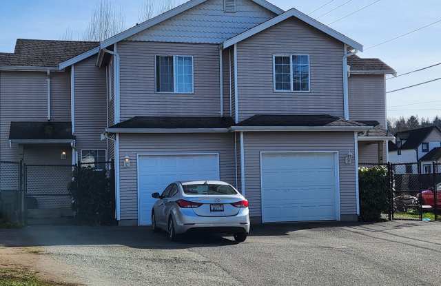 4 Bedroom 2 Bath w/ Garage close to Wahtcom Falls Park photos photos