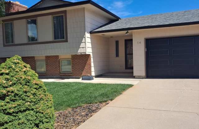 ALL PROSPECTIVE TENANTS MUST SUBMIT A $58 NON-REFUNDABLE APPLICATION FEE PER APPLICANT ONLINE AND BE PRE-QUALIFIED PRIOR TO ANY SHOWINGS photos photos