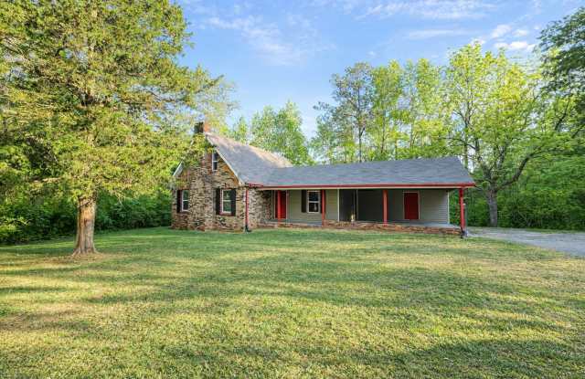 Well Maintained 3 Bedroom 2 Bath on a Private 1 Acre Lot photos photos