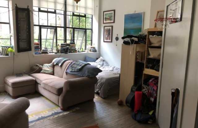 22 Sunnyside Street Gallery 4