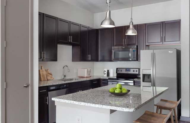 Crest at Park Central Apartments Gallery 4