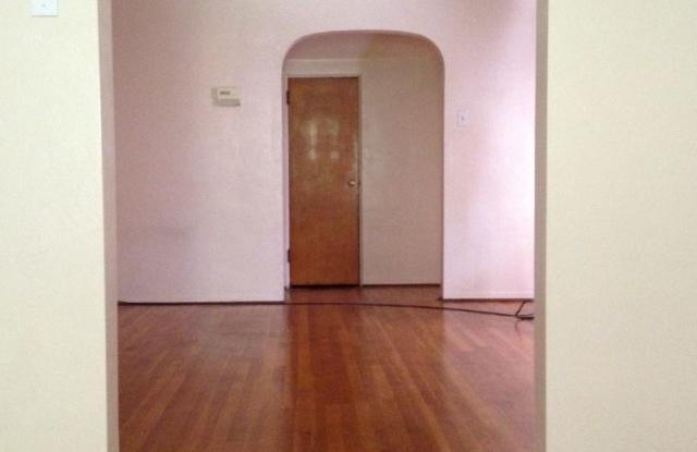 1917 Dale St Gallery 4